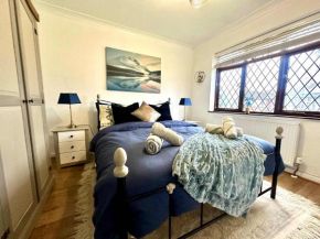 Homely Retreat near Windsor, 3 Bedroom with parking